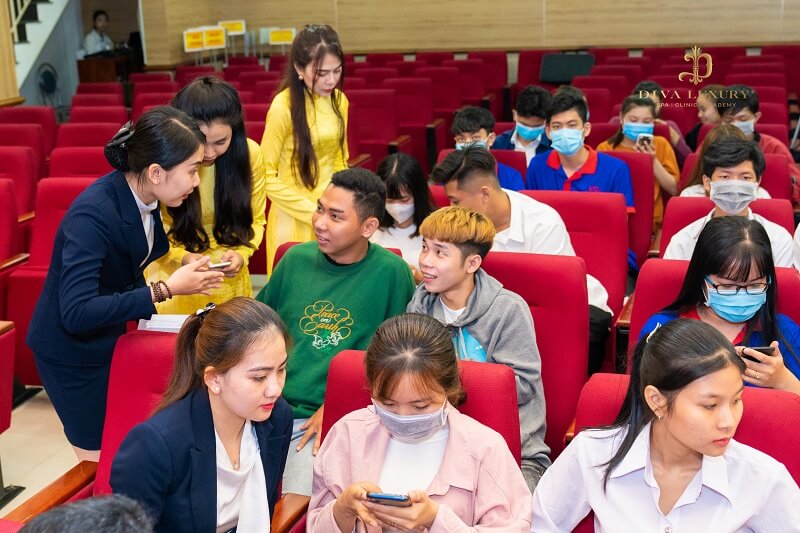 hoi-thao-huong-nghiep