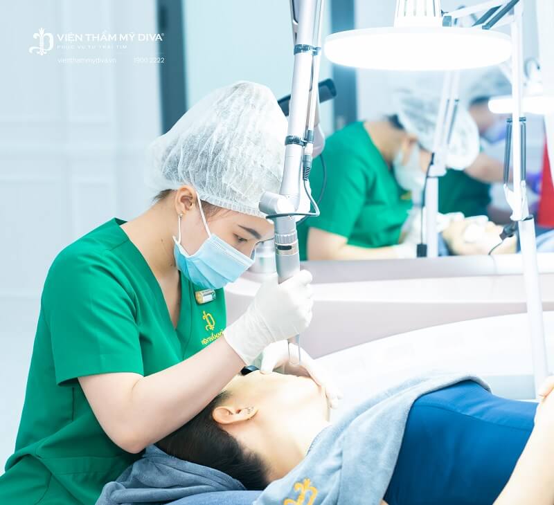 Bác sĩ trị nám