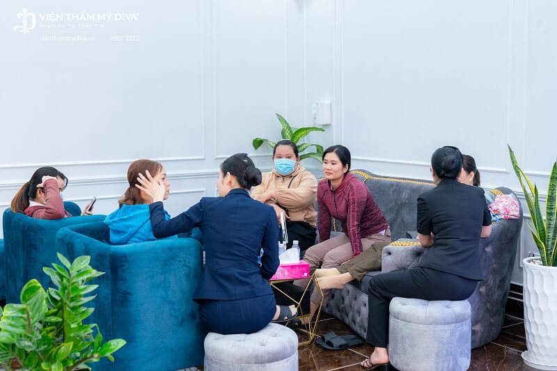 spa-o-nga-nam Tư vấn cho khách