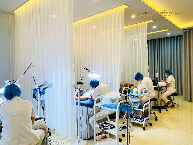 Đội ngũ bác sĩ trị nám tại Viện thẩm mỹ DIVA có tay nghề cao