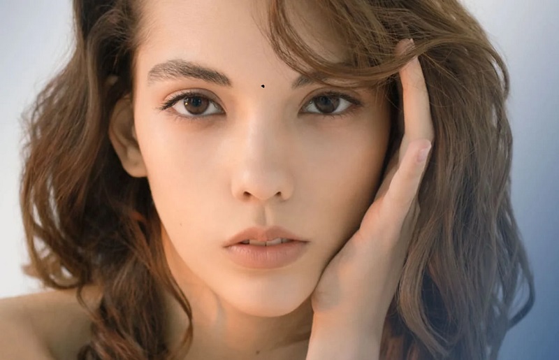 Nốt ruồi ấn đường 