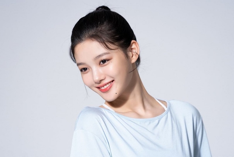 Nốt ruồi ở cằm 