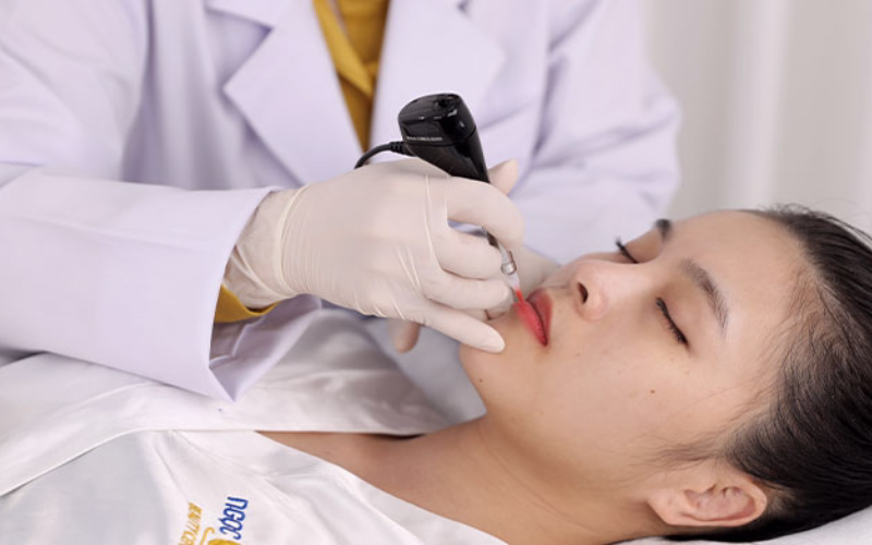 Thẩm mỹ viện Ngọc Dung thường xuyên cập nhật những công nghệ phun xăm mới
