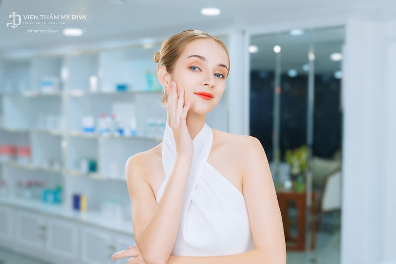 Phun môi tế bào gốc tại Viện thẩm mỹ DIVA, khách hàng rất hài lòng với kết quả nhận được Một số đánh giá của khách hàng về dịch vụ phun môi tế bào gốc tại Viện thẩm mỹ DIVA