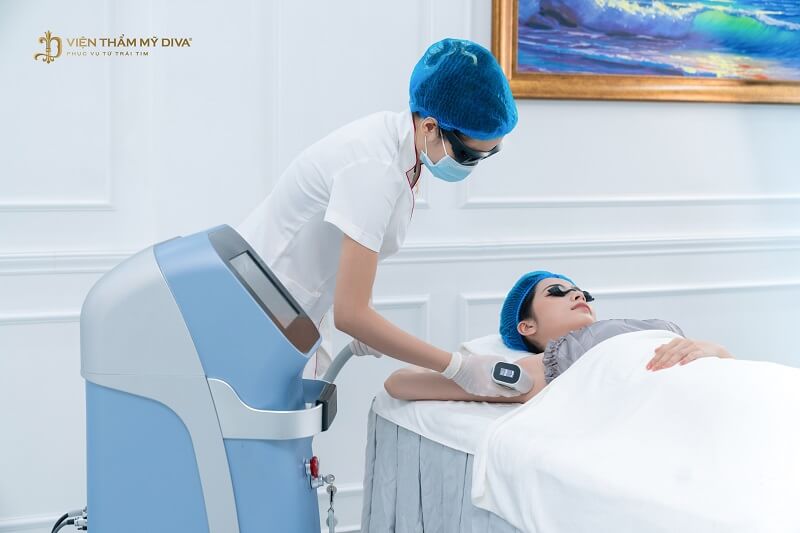 kỹ thuật viên triệt lông tay nghề cao
