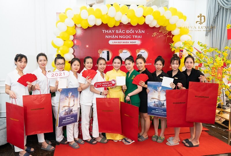 tap-doan-diva-group-tang-lich-tet-cho-nhan-vien