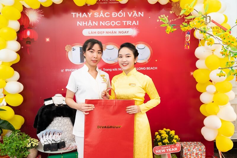tap-doan-diva-group-tang-lich-tet-cho-nhan-vien-4