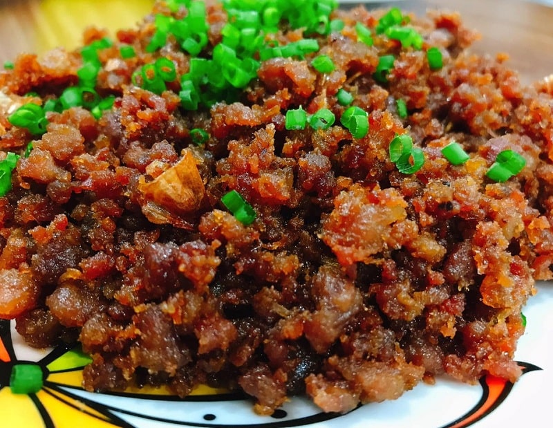 tổng lượng calo thịt chưng mắm tép là 495 calo Tổng lượng calo thịt chưng mắm tép là 495 calo