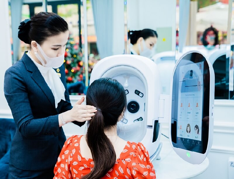 Nên thăm khám chuyên gia thẩm mỹ để chọn được cơ sở làm đẹp phù hợp