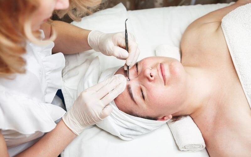Có nên làm đẹp ở thẩm mỹ viện không?