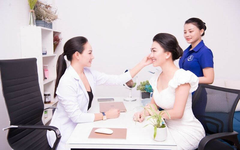 Hãy lắng nghe tư vấn từ chuyên gia để xác định phương pháp làm đẹp phù hợp Những lưu ý khi đến các cơ sở thẩm mỹ