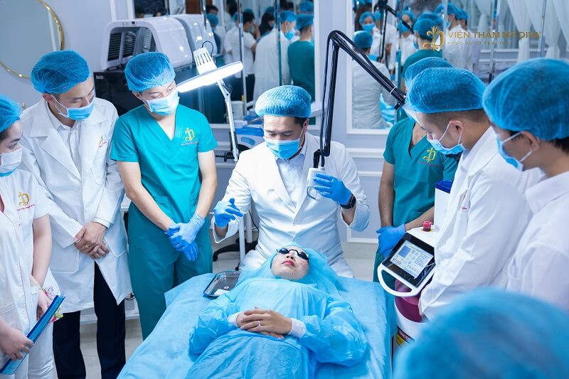 Đội ngũ bác sĩ - chuyên viên
