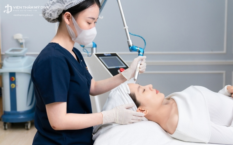 Phun mày tán bột có thể xóa không để lại sẹo bằng công nghệ laser hiện đại
