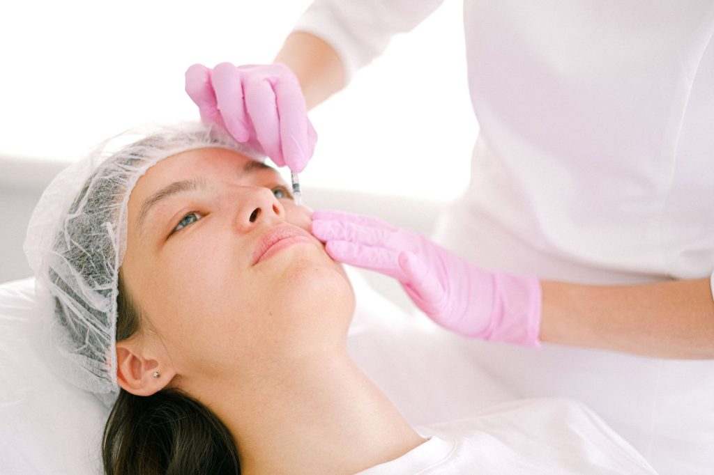 Lưu ý an toàn khi điều trị sẹo rỗ